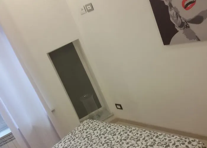 Piazzetta Dei Consoli Savona